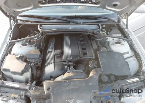 2003 BMW 330Xi z USA, uszkodzony, nr VIN WBAEW53473PG20291